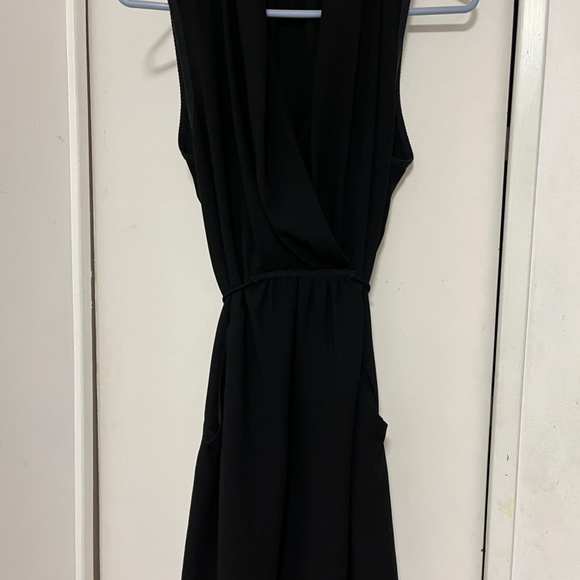 Like New Aritzia Wilfred Sabine 100% Silk Dress Fabric Made in Japan XS Black - Picture 2 of 4